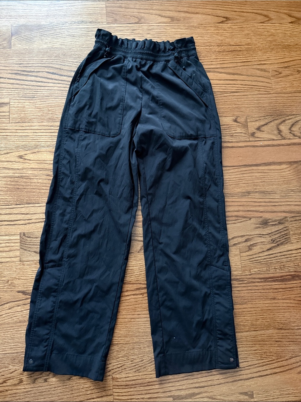 Athleta Trekkie High Rise Parachute Pants Black Size 4 Utility Travel